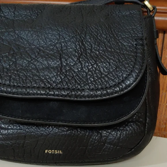 Fossil Genuine Leather Crossbody Bag - Picture 6 of 17